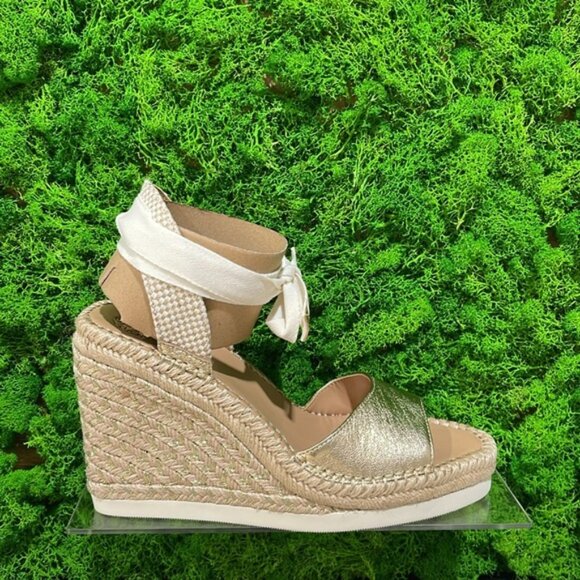 Vince Camuto Bendsen Wedge Sandal - Picture 6 of 8